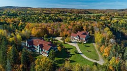 Le Baluchon, Éco-Villégiature, territoire gigantesque et protégé, où l'écurie du Baluchon et Équitation sur mesure inc. ont pris racine, ici à St-Paulin.